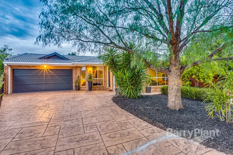 13 Chris Court, Hillside VIC 3037