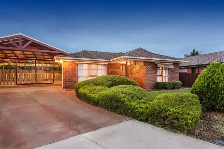 10 Paul Court, Melton West VIC 3337