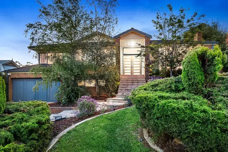 6 Clearwater Close, Eltham VIC 3095