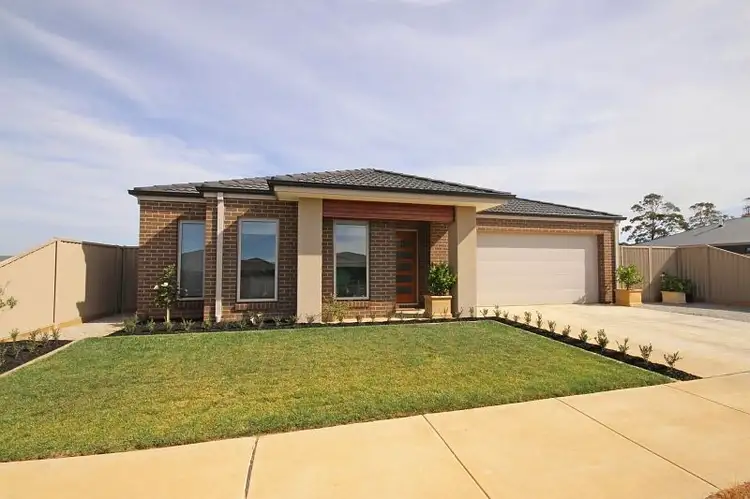 8 Carrum Street, Alfredton VIC 3350