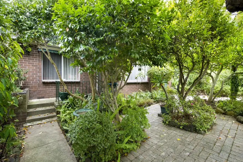 Main view of Homely unit listing, 1/18 La Frank Street, Burwood VIC 3125