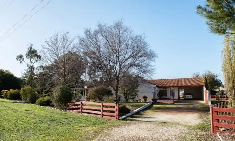 26 Jones Street (Picnic Point Road), Mathoura NSW 2710