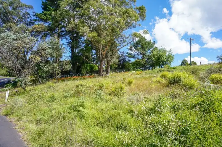 18 Railway Parade, Wentworth Falls NSW 2782