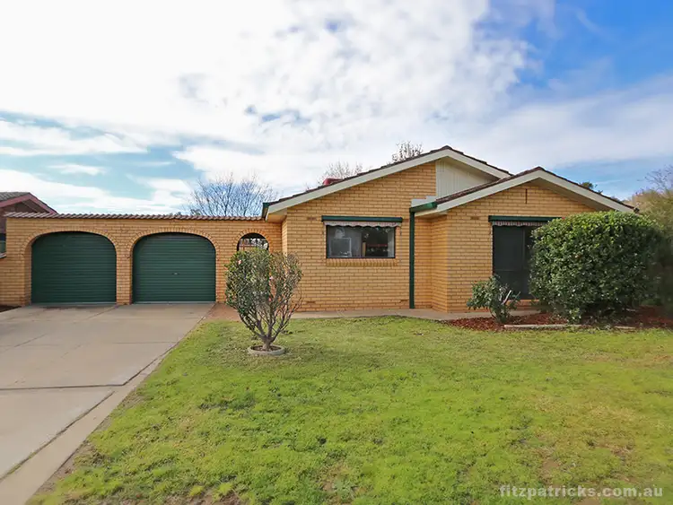 25 Pinaroo Drive, Glenfield Park NSW 2650
