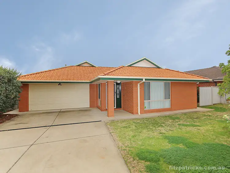 62 Paldi Crescent, Glenfield Park NSW 2650