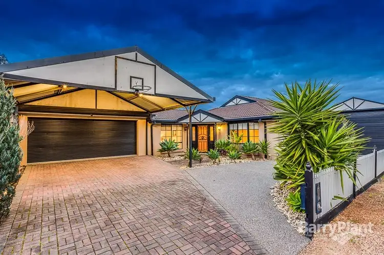 Main view of Homely house listing, 3 Oakwood Court, Hillside VIC 3037