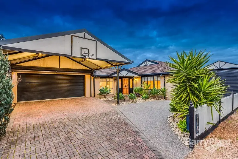 Main view of Homely house listing, 3 Oakwood Court, Hillside VIC 3037