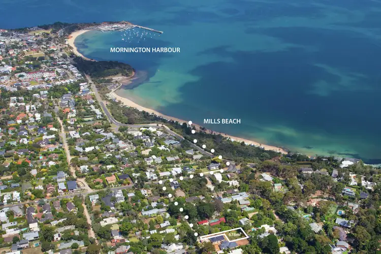 13a Rothesay Avenue, Mornington VIC 3931