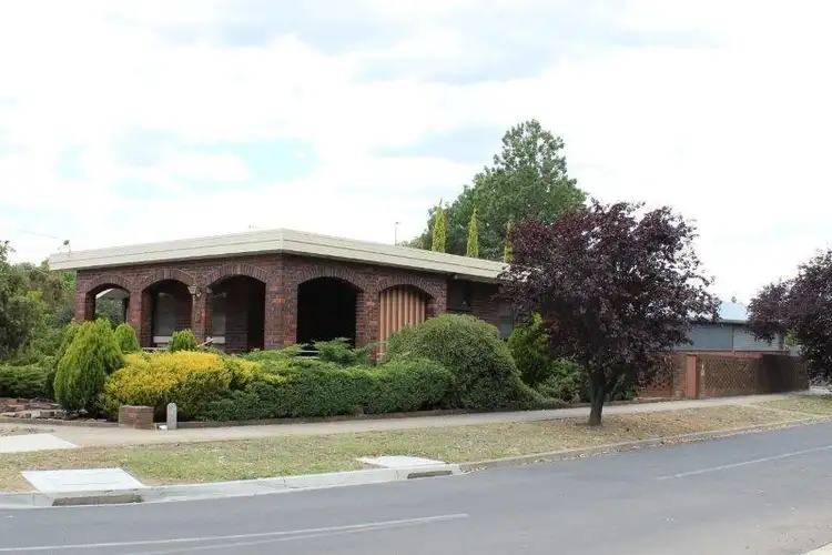 6 Lansell Street, Kangaroo Flat VIC 3555