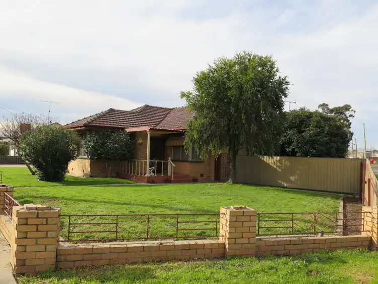 2 Oak Street, Seymour VIC 3660