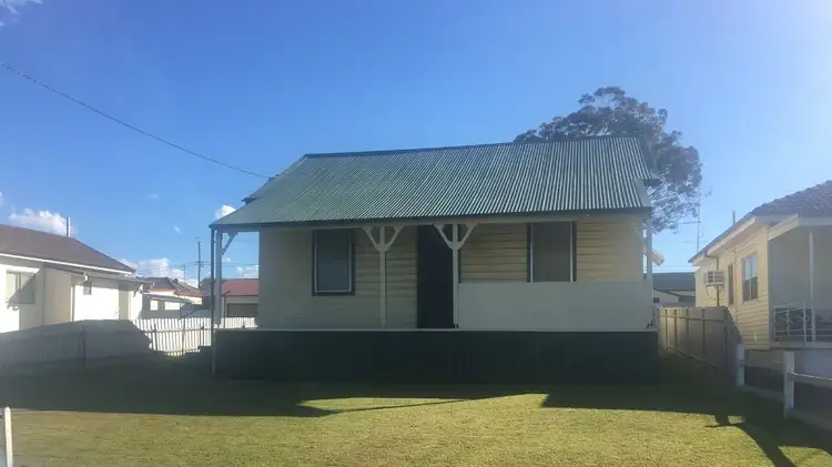 11 Hawthorne Street, Beresfield NSW 2322