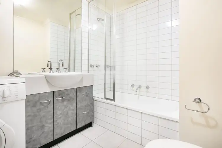 Fifth view of Homely apartment listing, 109/118 Dudley Street, West Melbourne VIC 3003