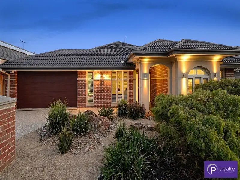 Main view of Homely house listing, 5 Hollyrood Drive, Berwick VIC 3806