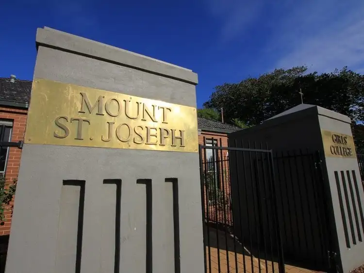 Sixth view of Homely townhouse listing, 3 Deavey Court, Altona VIC 3018
