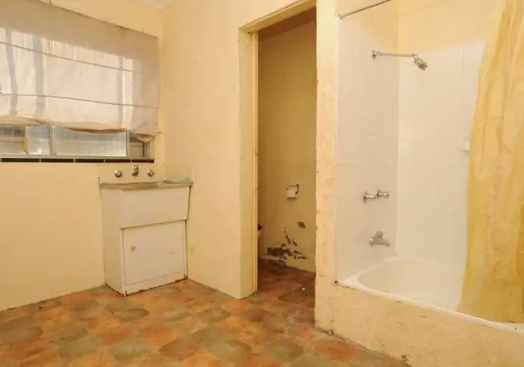 Sixth view of Homely unit listing, 4/33 Appin Street, Wangaratta VIC 3677