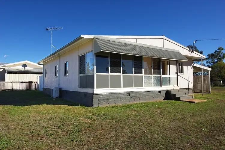 3 Lorrimer Street, Oakey QLD 4401
