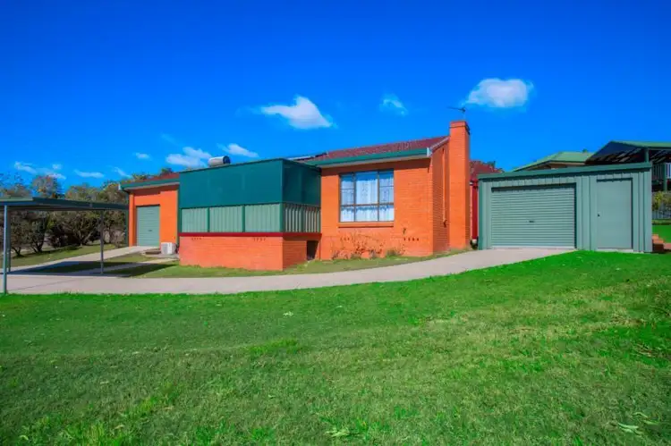 14 Baird Street, Dungog NSW 2420