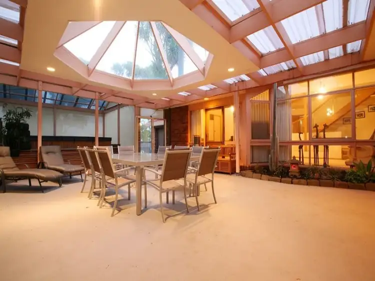 1 Dunraven Court, Sydenham VIC 3037