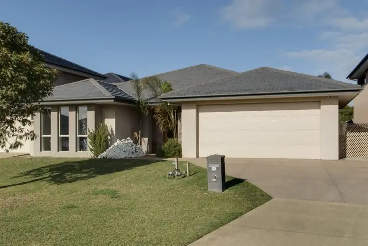 25 Nagle Drive, Sandhurst VIC 3977