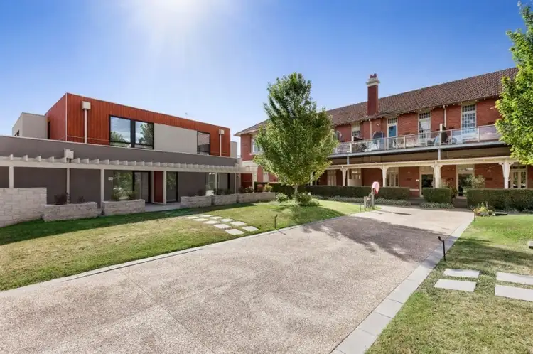 10/125 Main Drive, Macleod VIC 3085