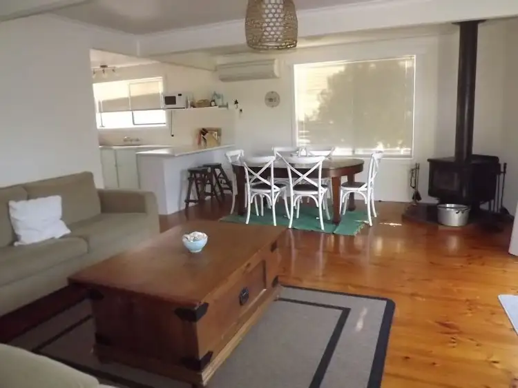 10 FOAM STREET, Cape Paterson VIC 3995