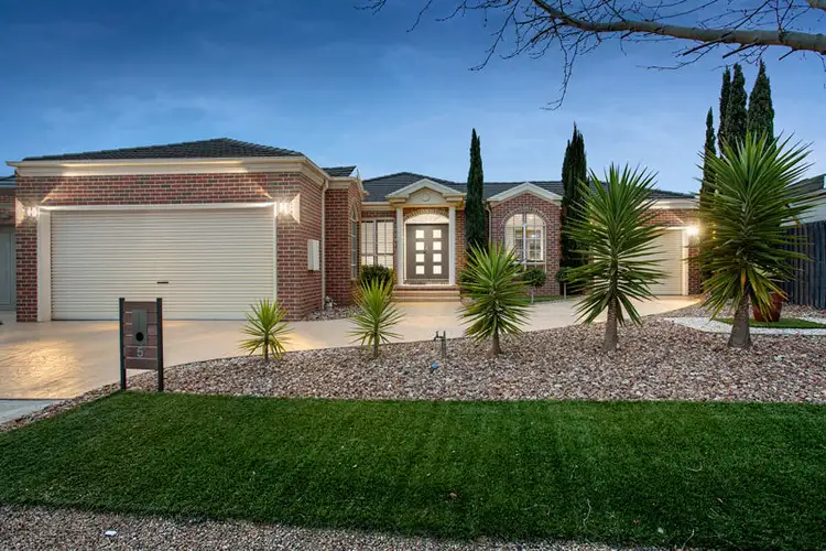 5 Brusell Close, Taylors Lakes VIC 3038