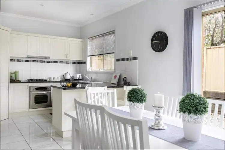 Second view of Homely house listing, 9/6 Fox Street, Bendigo VIC 3550