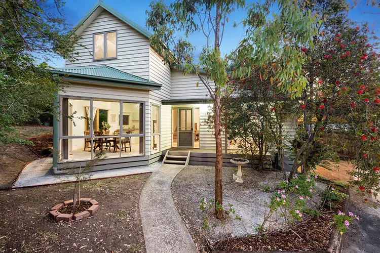 2/1558 Main Road, Research VIC 3095