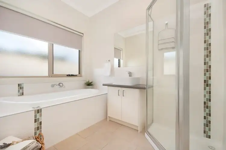 Seventh view of Homely house listing, 10 Champion Crt, Portland VIC 3305