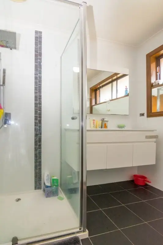 Fifth view of Homely house listing, 8 Michelle Close, Thomastown VIC 3074