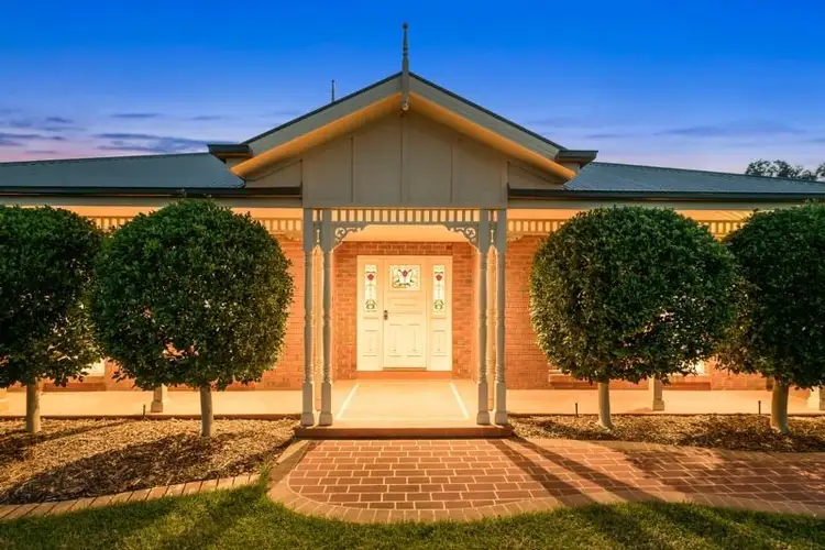 Second view of Homely house listing, 4 Muscat Court, Sunbury VIC 3429