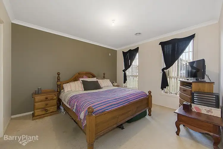 Fifth view of Homely house listing, 5 Daventry Court, Berwick VIC 3806
