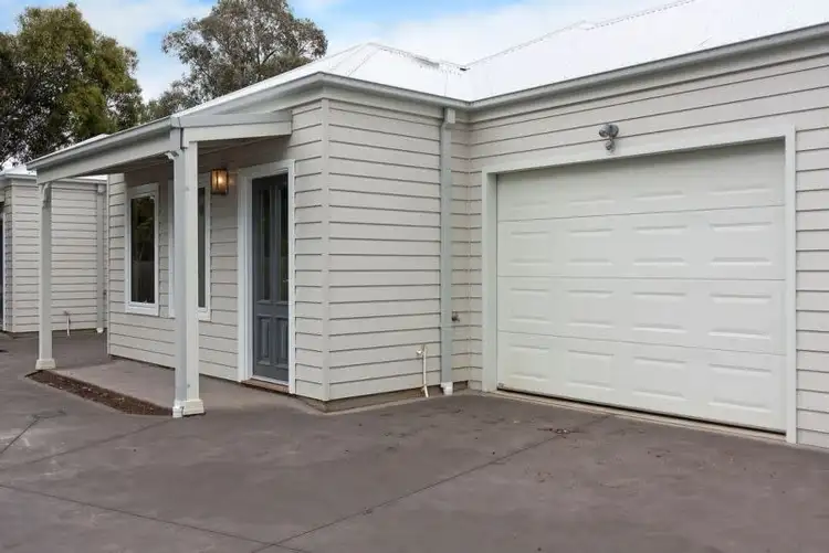 2/31 Walnut Street, Whittlesea VIC 3757