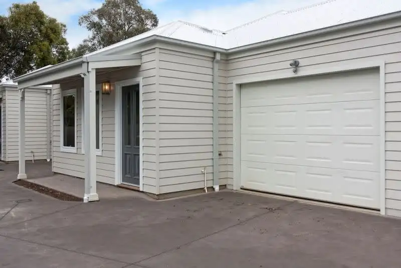 Main view of Homely unit listing, 2/31 Walnut Street, Whittlesea VIC 3757