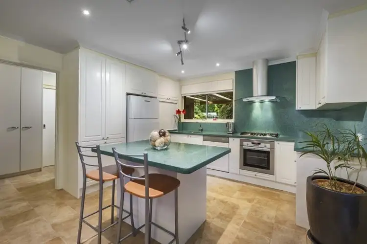 Fifth view of Homely house listing, 11 Carmyle Court, Bundoora VIC 3083
