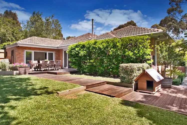 4 Manniche Avenue, Mont Albert North VIC 3129