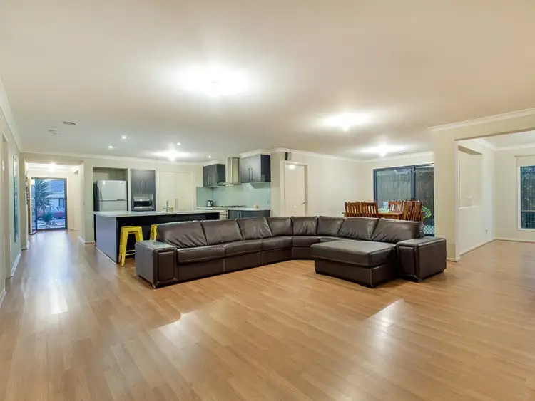 Sixth view of Homely house listing, 2 Sterling Mews, Tarneit VIC 3029