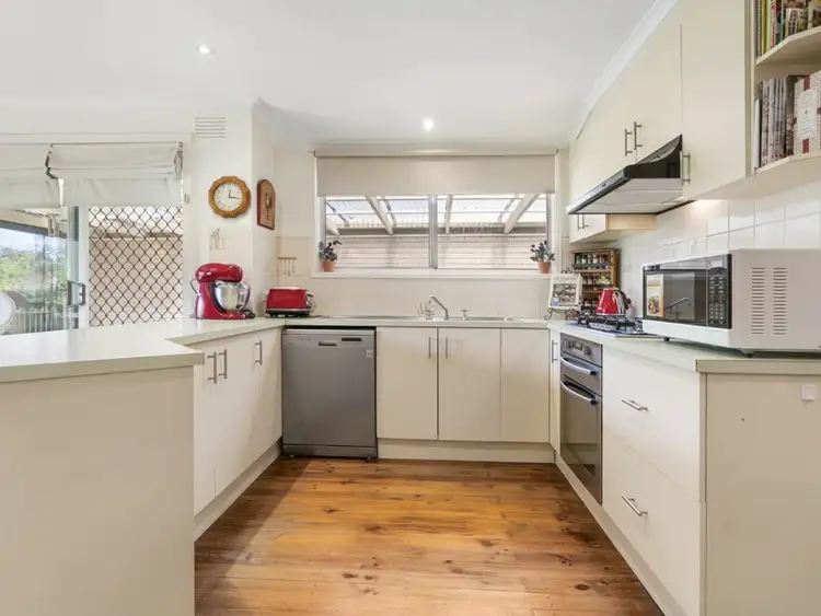 Fifth view of Homely house listing, 10 Darling Court, Sunbury VIC 3429