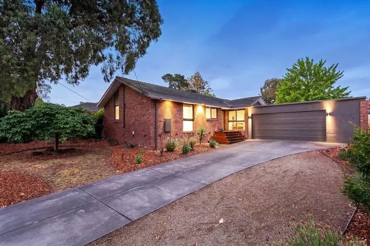 4 Landstrom Quadrant, Kilsyth VIC 3137