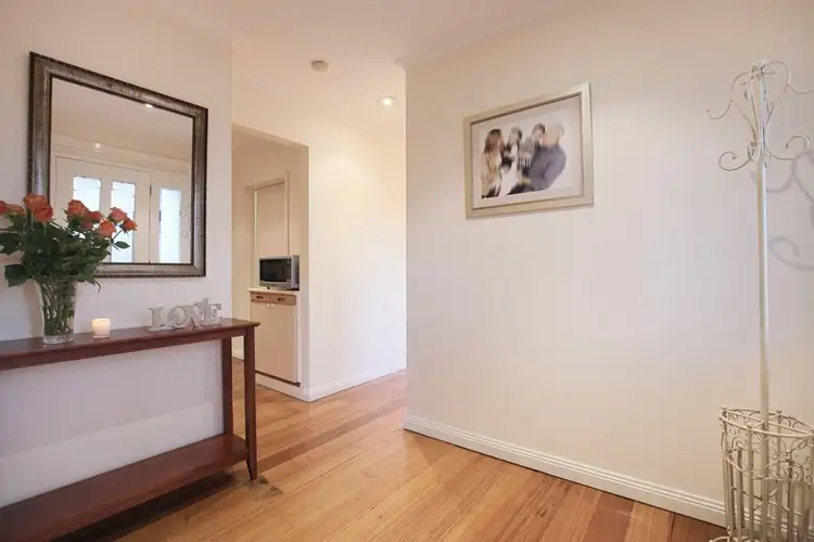 Sixth view of Homely house listing, 8 Redwood Close, Gladstone Park VIC 3043