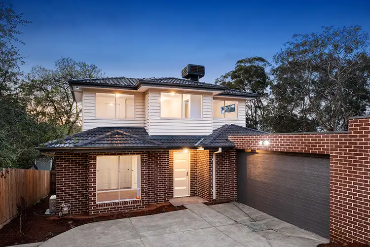 2/11 Reichelt Avenue, Montmorency VIC 3094