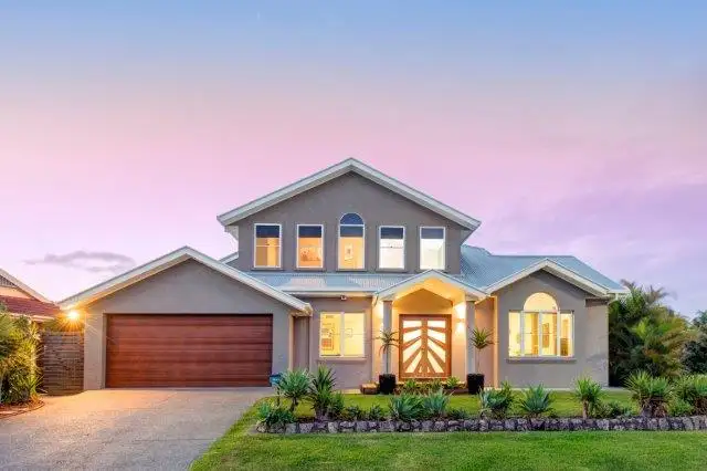 15 Yachtsman Avenue, Caves Beach NSW 2281