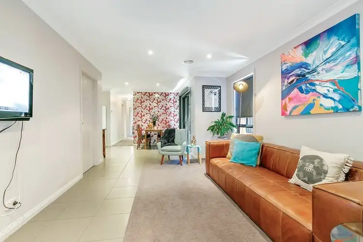 7 Ashwood Gardens, Mitchell Park VIC 3355