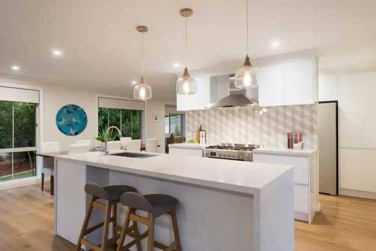 Second view of Homely house listing, 8 Ovata Close, Yallambie VIC 3085