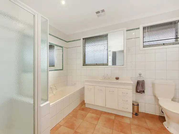 Seventh view of Homely house listing, 2 McGrath Close, Kealba VIC 3021