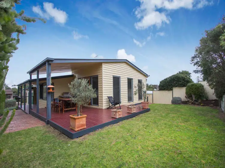 10 Law Street, Blairgowrie VIC 3942