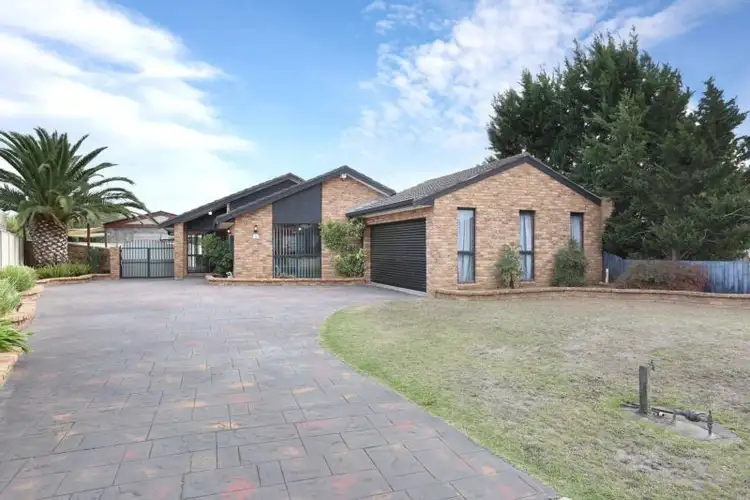5 Lotus Court, Meadow Heights VIC 3048