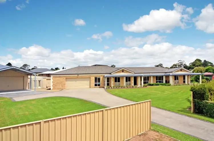 14 Appleberry Close, Bomaderry NSW 2541