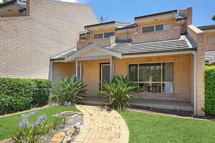 2/831 Henry Lawson Drive, Picnic Point NSW 2213