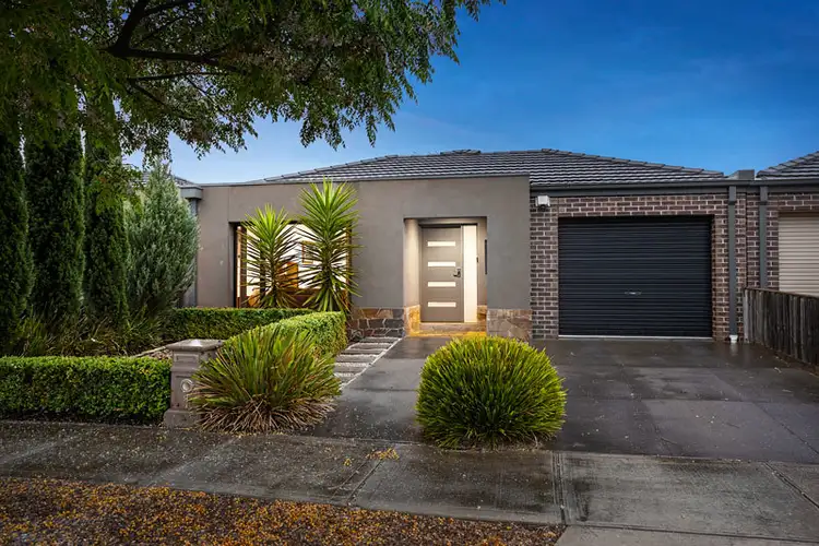 9 Garnet Way, Taylors Hill VIC 3037